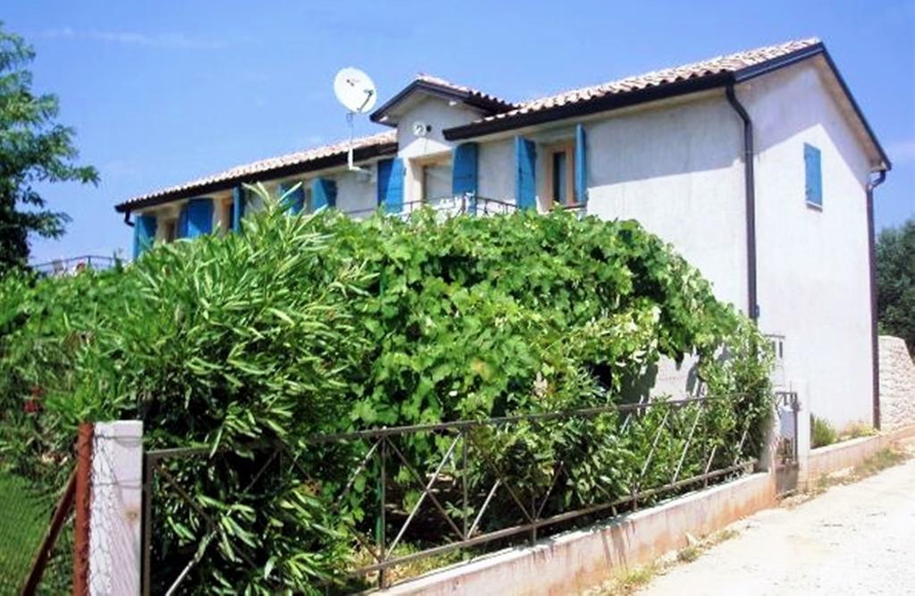 Apartments Ivas Zambratija  Dış mekan fotoğraf